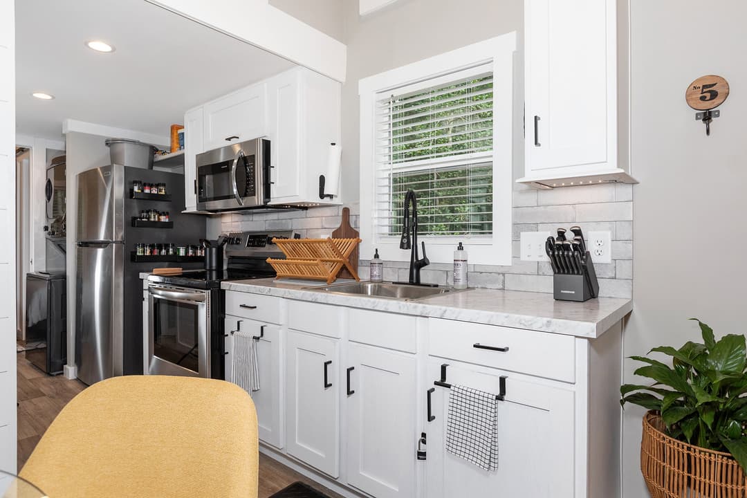 Coldwater kitchen home features