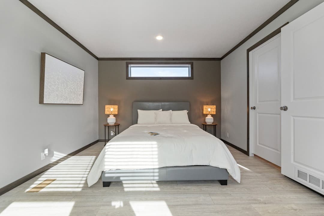 Pioneer 16763k bedroom home features