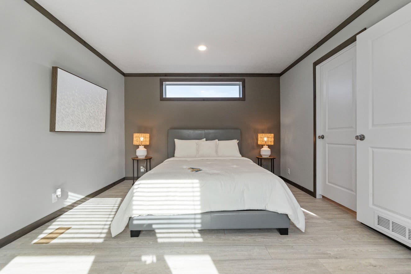 Pioneer 16763k bedroom home features