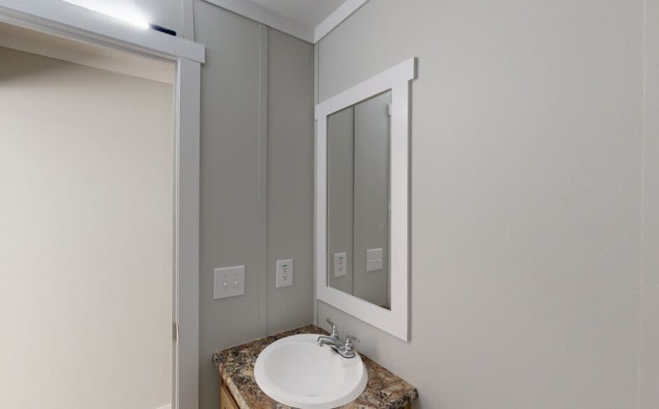 Sierra 266 bathroom home features