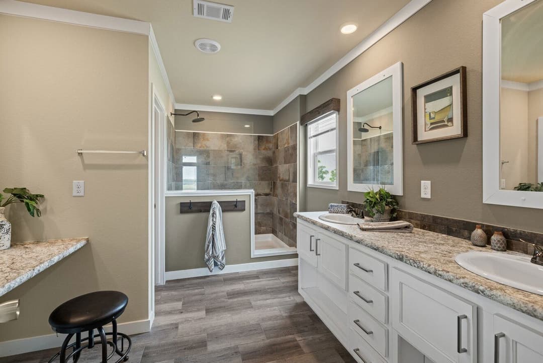 El rancho 32764a bathroom home features