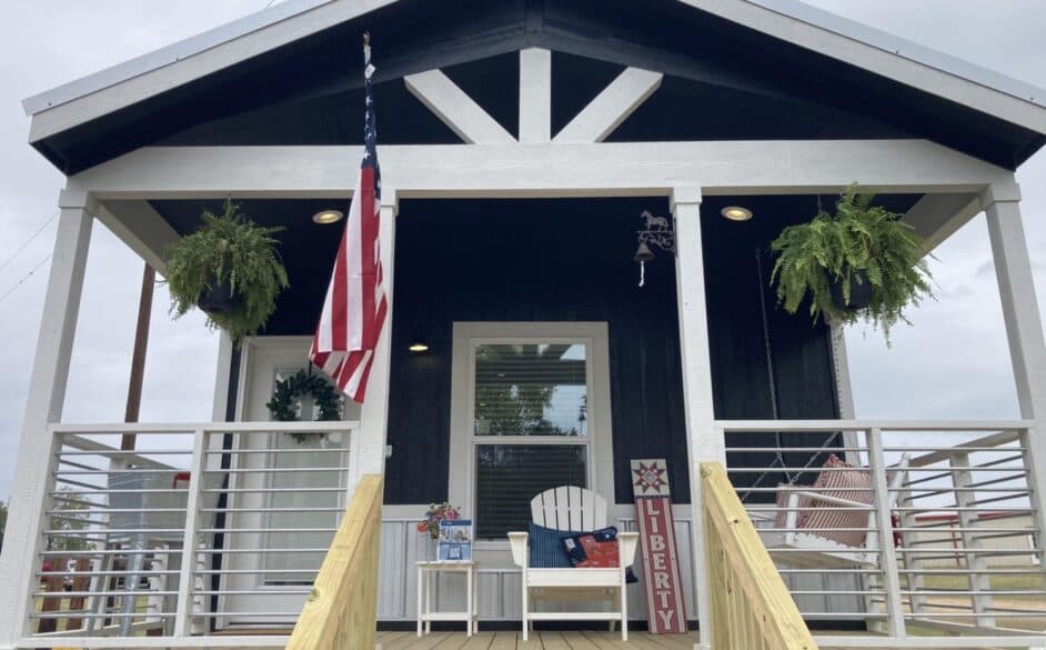 Mockingbird d50ep8 elevation and exterior home features