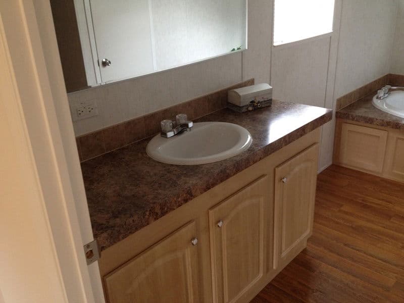 Danielle 2844 bathroom home features