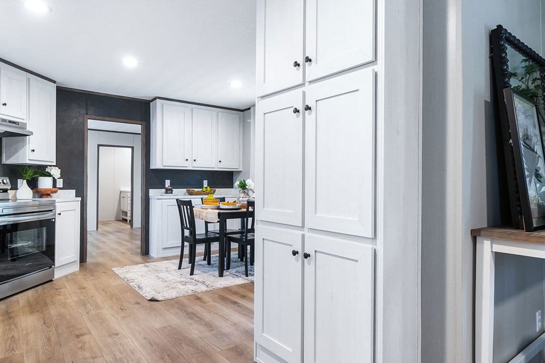 Select 16723f interior home features