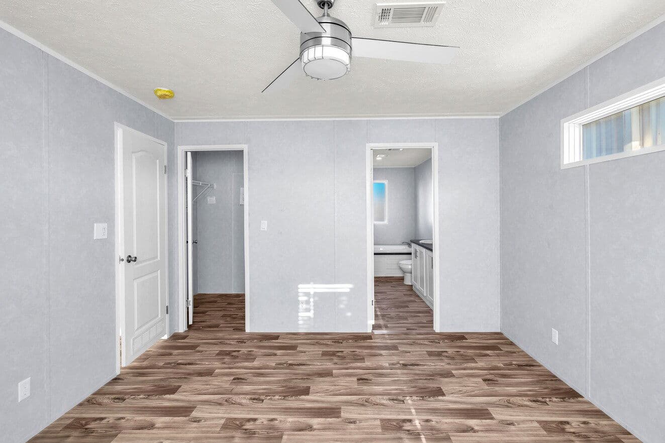 Valu maxx 28483m interior home features