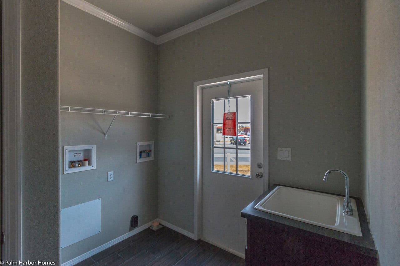 Hacienda flex 57604a interior home features