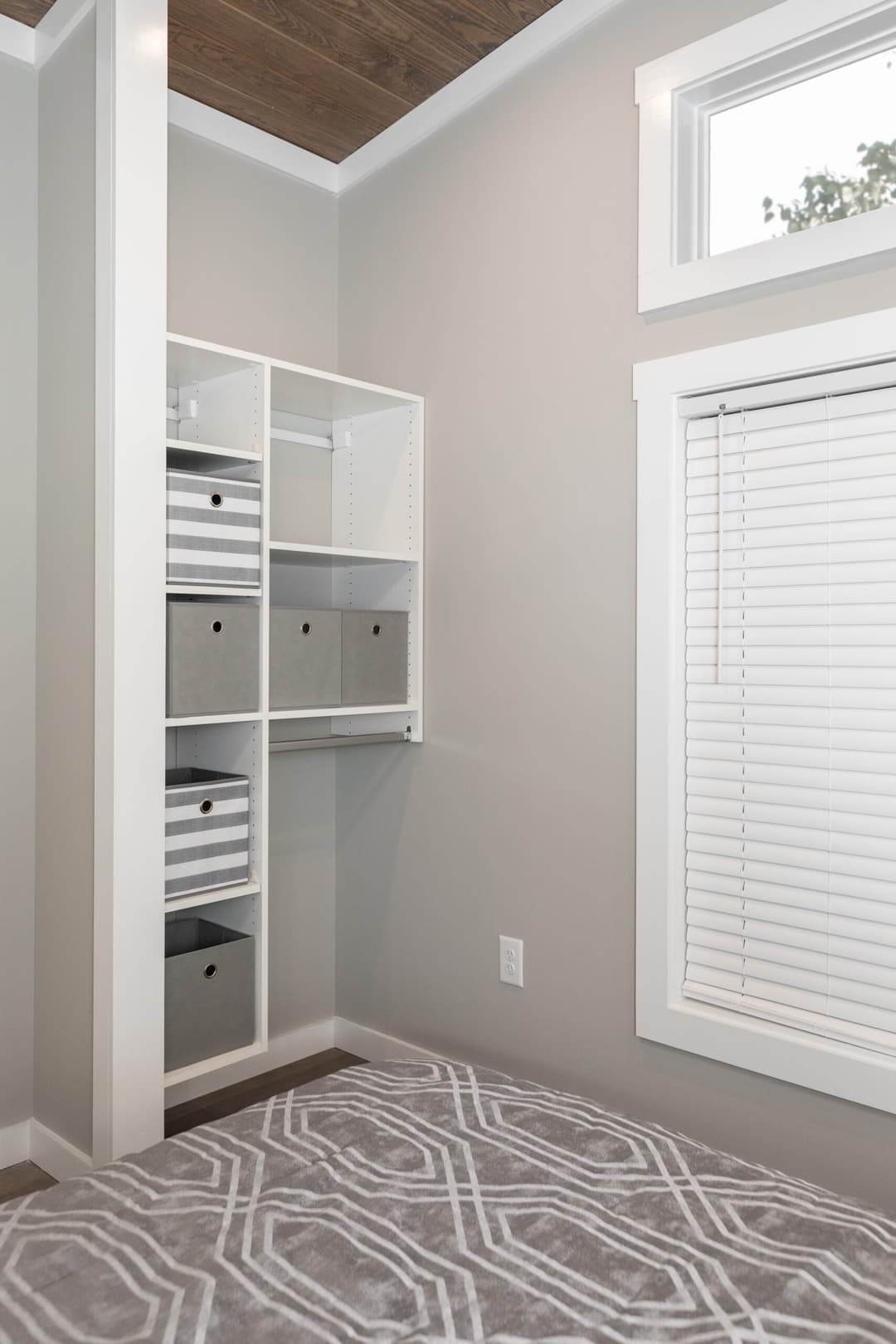 Blue springs bedroom home features
