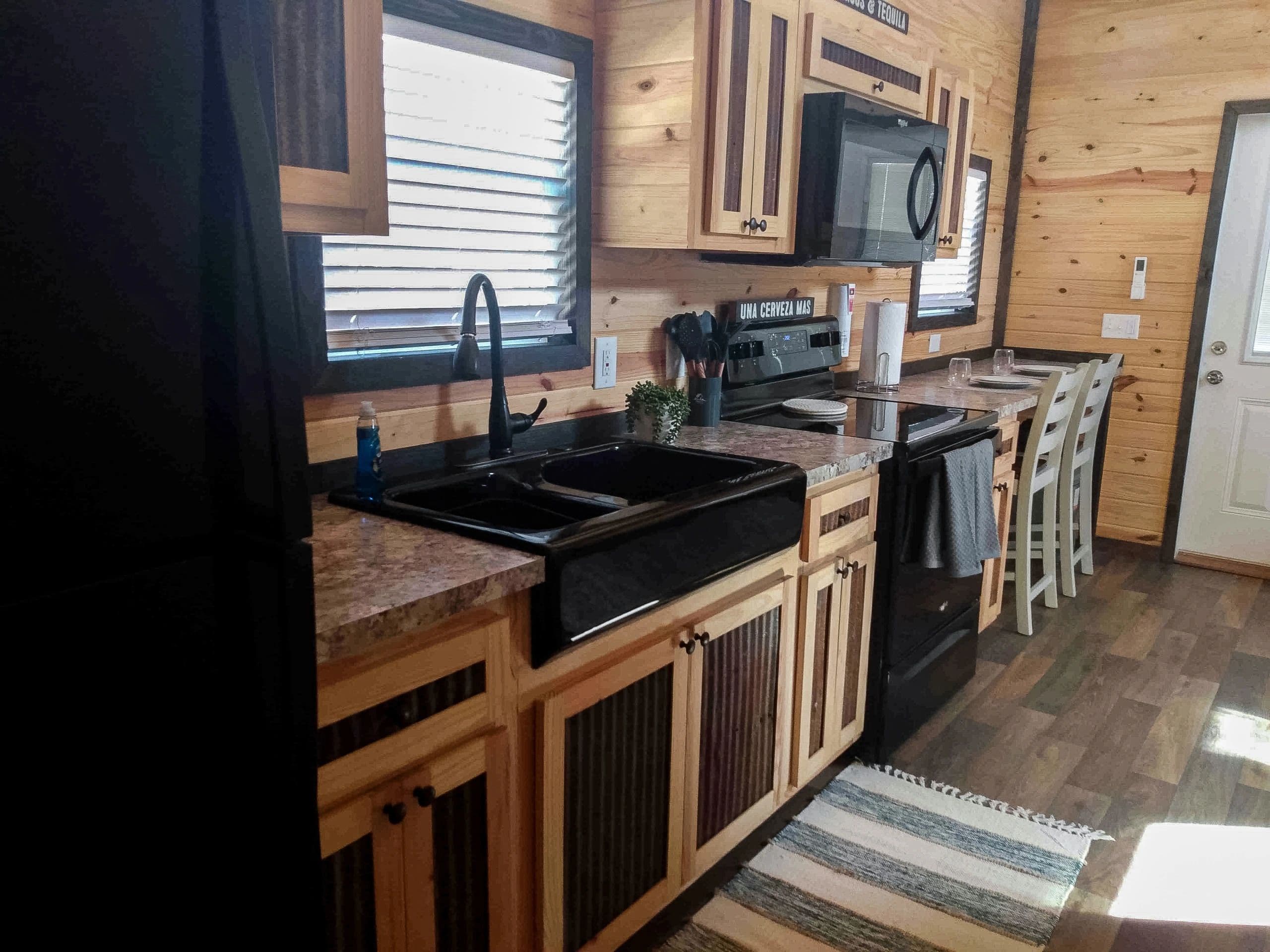 Trailhead| 4b 126 kitchen home features