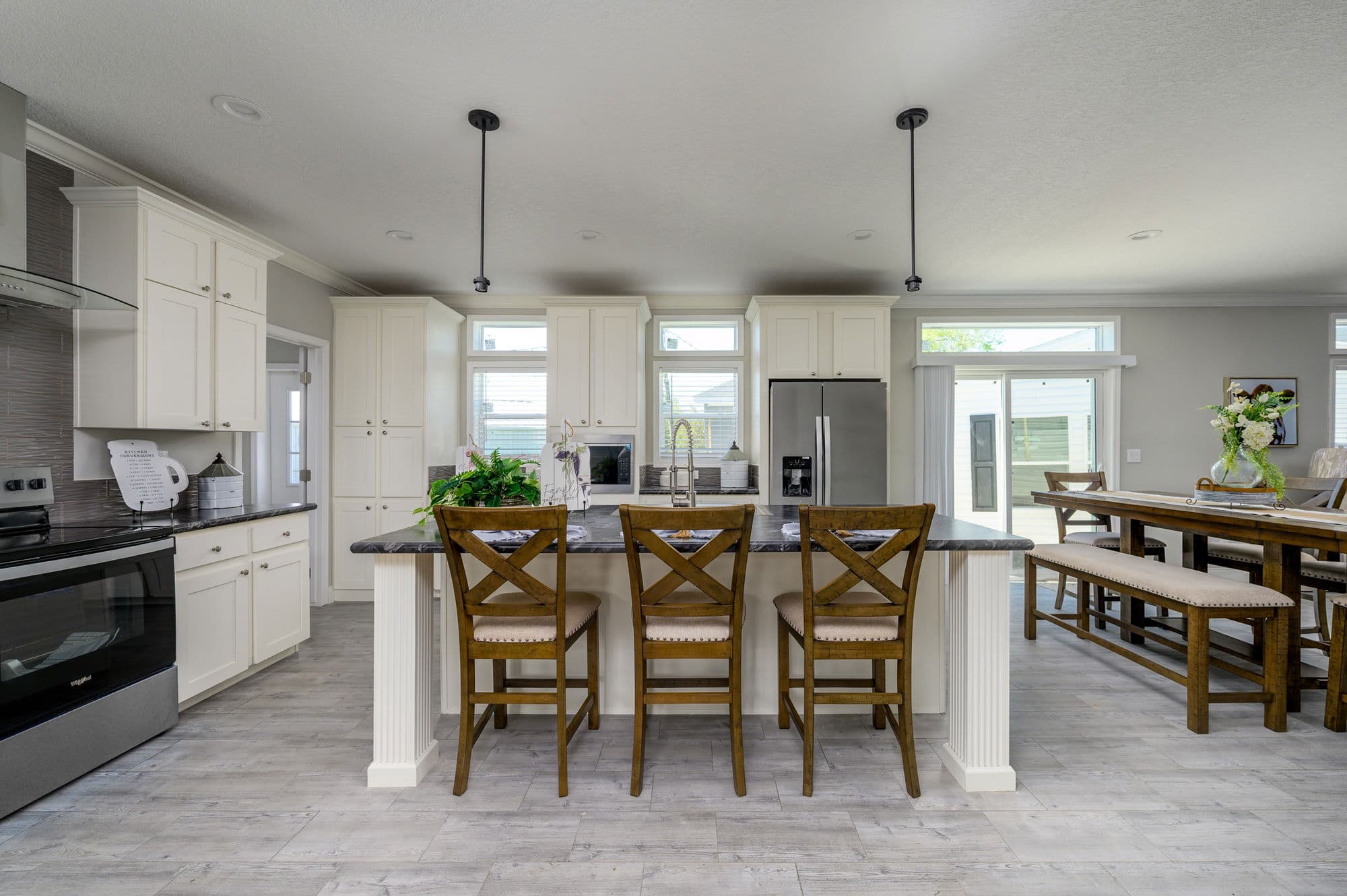 Loki kitchen home features