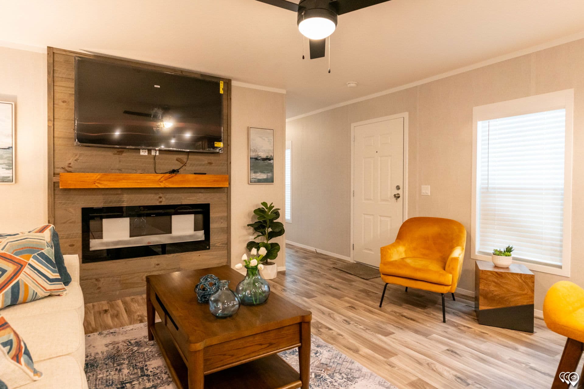 Arc1680-8012 interior home features