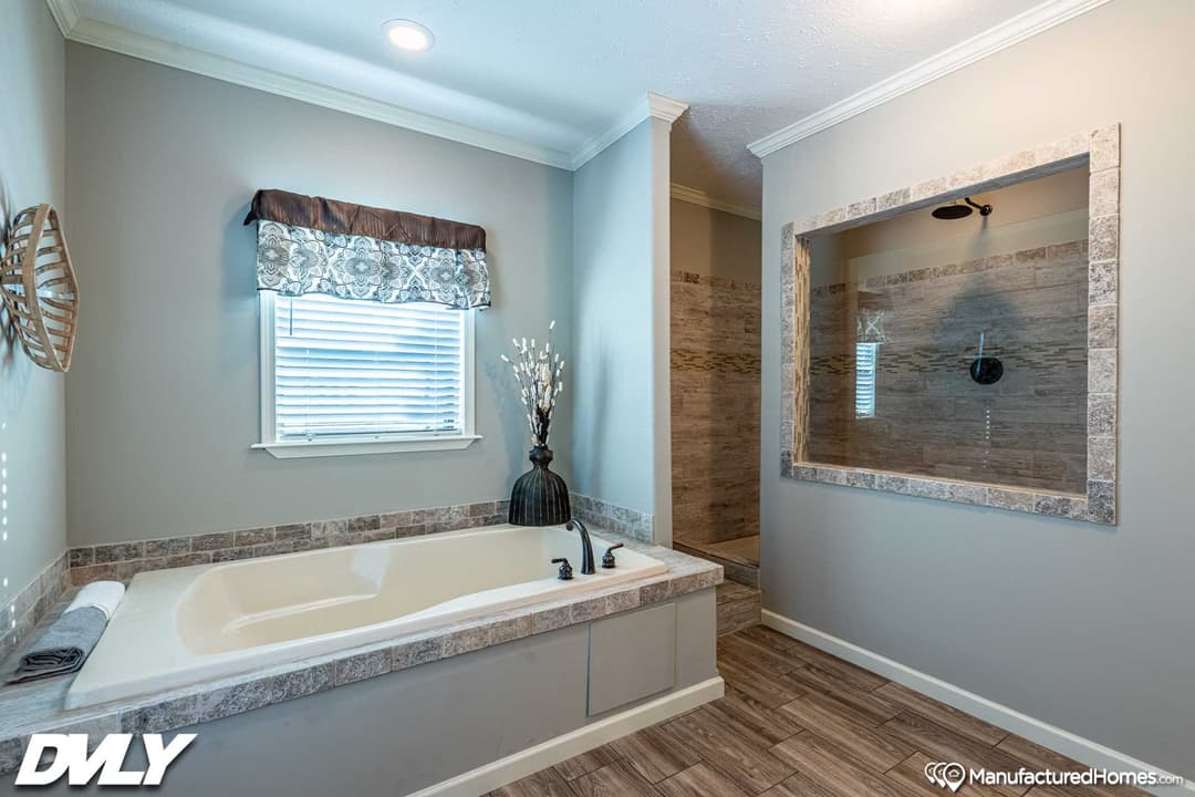Briarritz bathroom home features