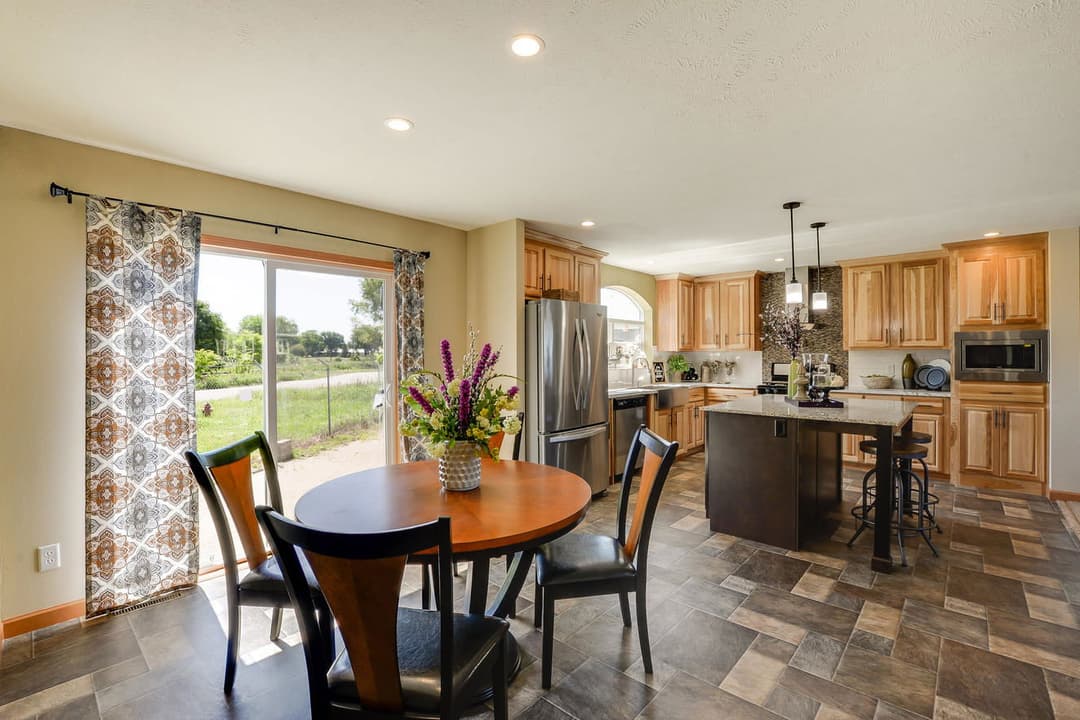 The blue ridge 185005 interior home features