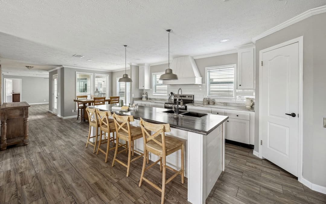 Kb-3246 presley kitchen and hero home features