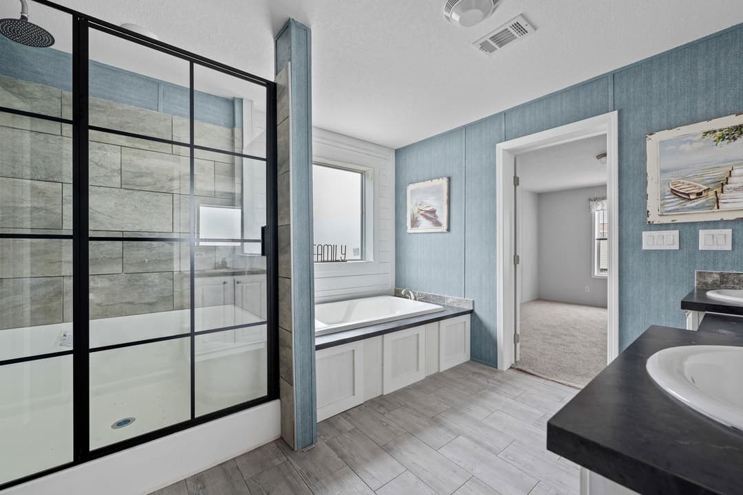 Venice w/study bathroom home features