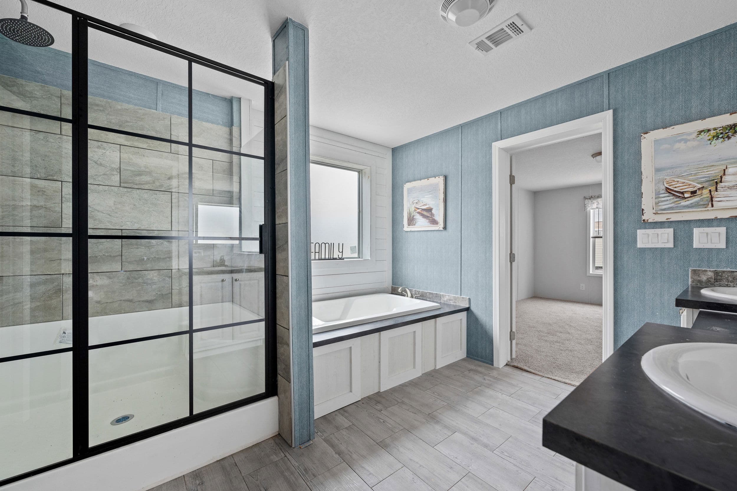 Venice w/study bathroom home features