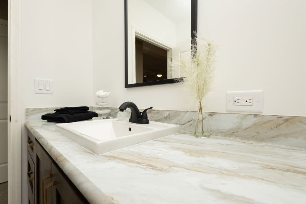 Ultra ranch 2p2460-x bathroom home features