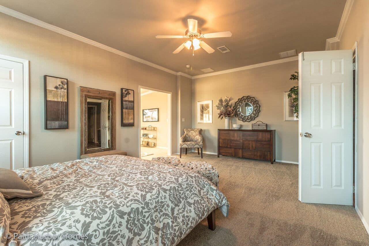 Hacienda ii 41664a bedroom home features