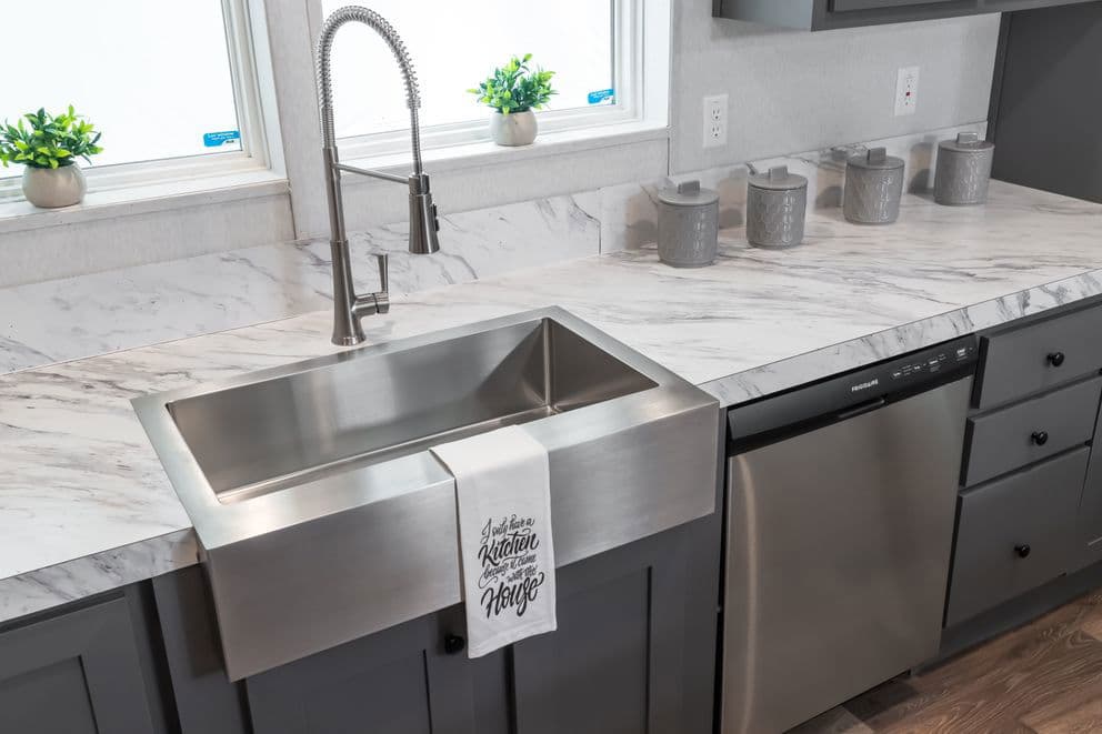 Tradition 3268b kitchen home features