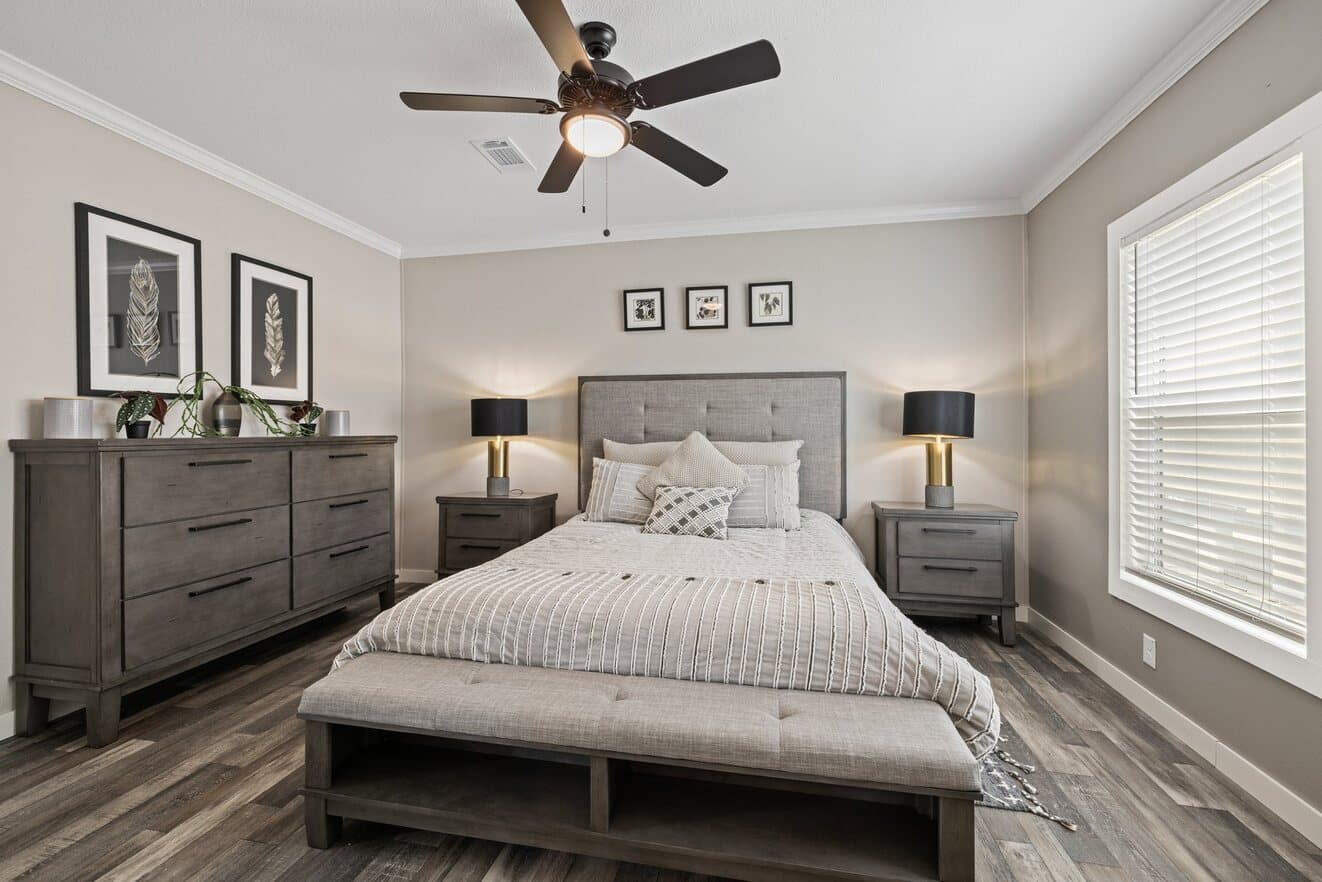 Palladium 30543d bedroom home features