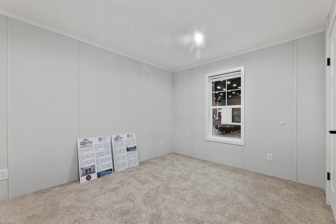 Vivid 28603n bedroom home features