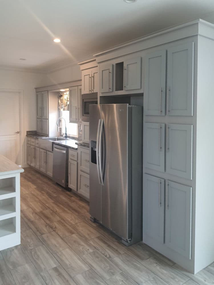 Glenview kitchen home features