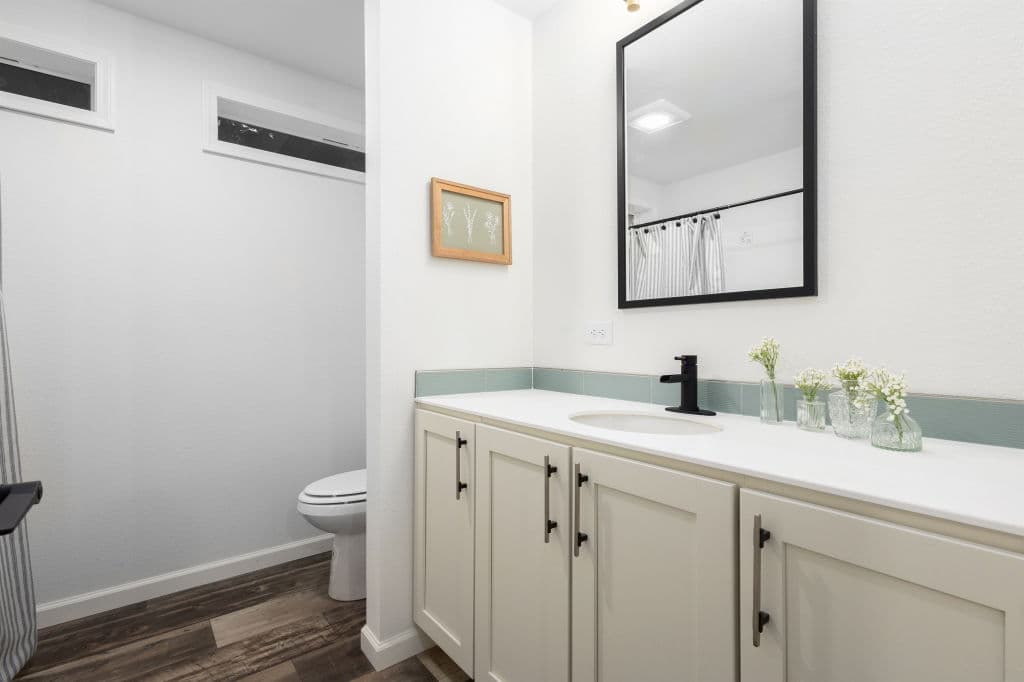 Millenian 5 bathroom home features