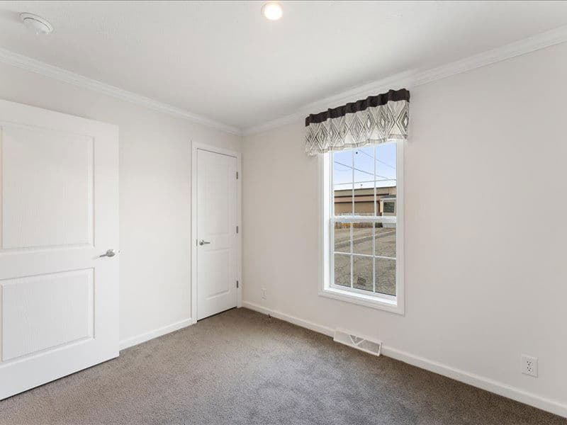 Spectra cs7301 bedroom home features