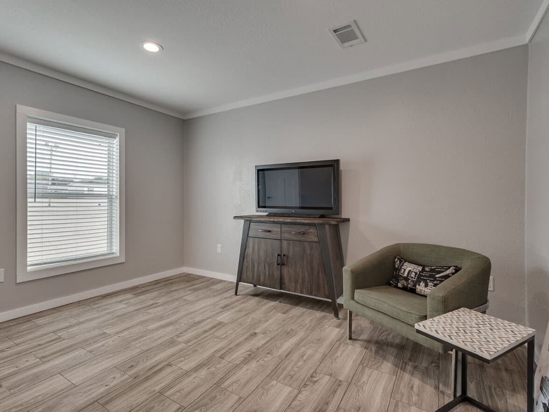 28603n interior home features