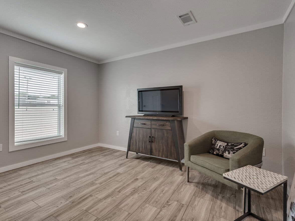 28603n interior home features