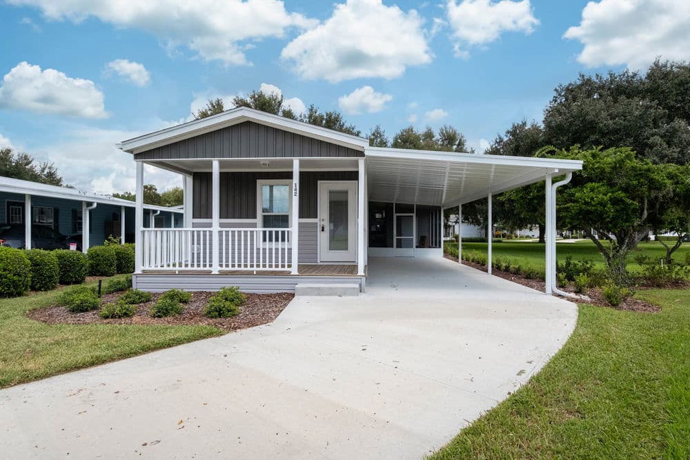 Everglade elevation and exterior home features