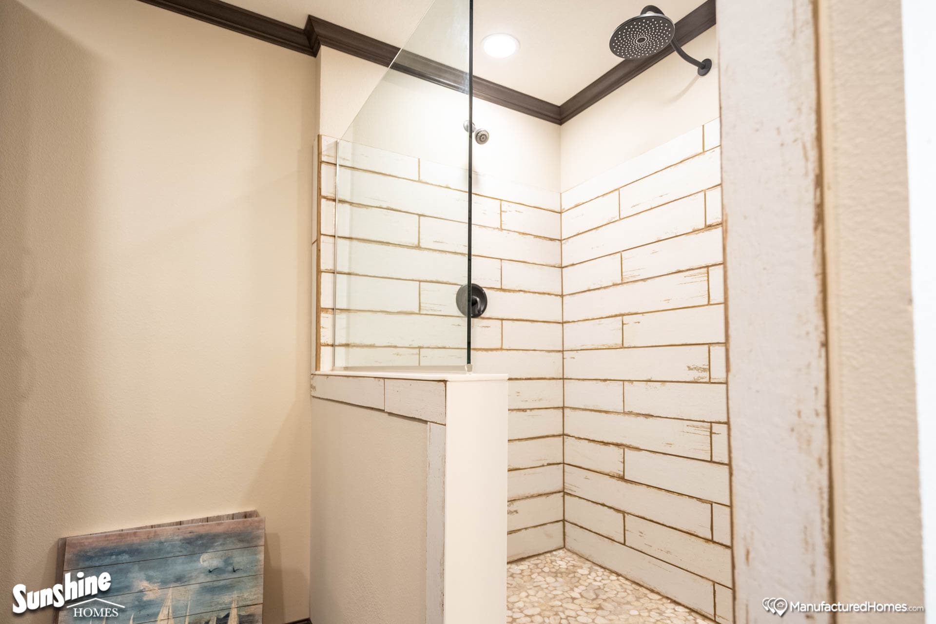 Pri3256-2061 bathroom home features