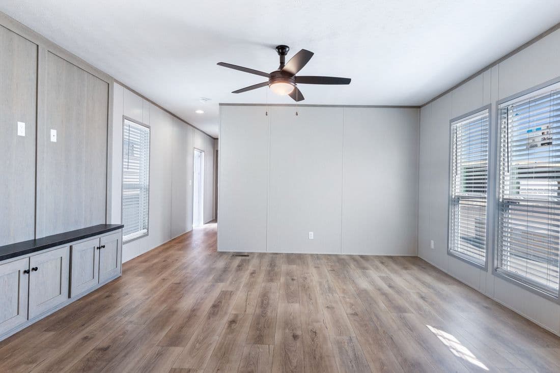 Resolution 16763k interior home features