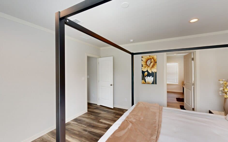 Nordic 6364 bedroom home features