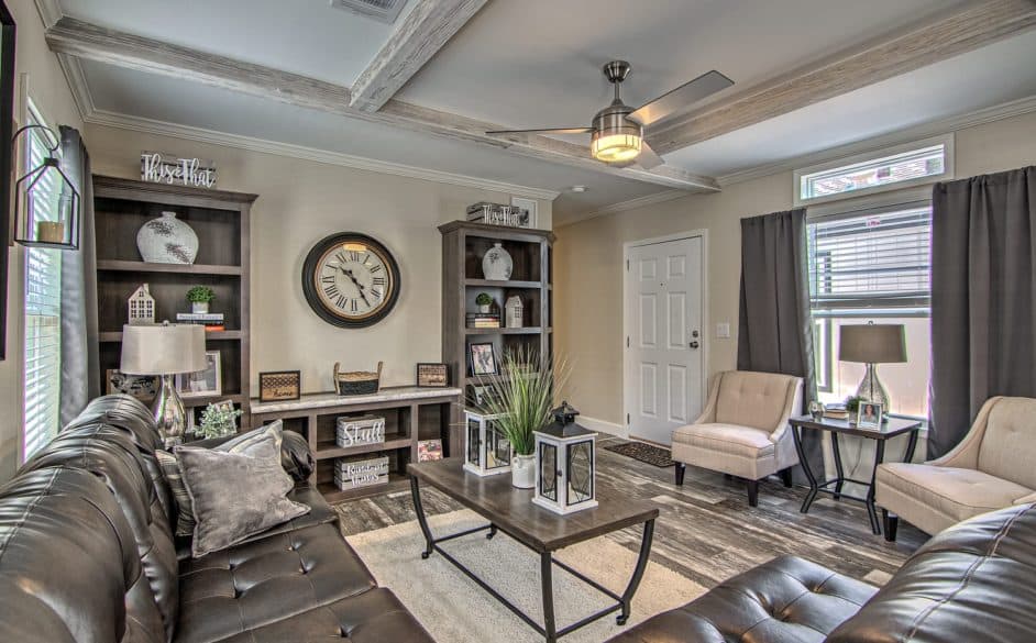 Gold spur 5616 interior home features