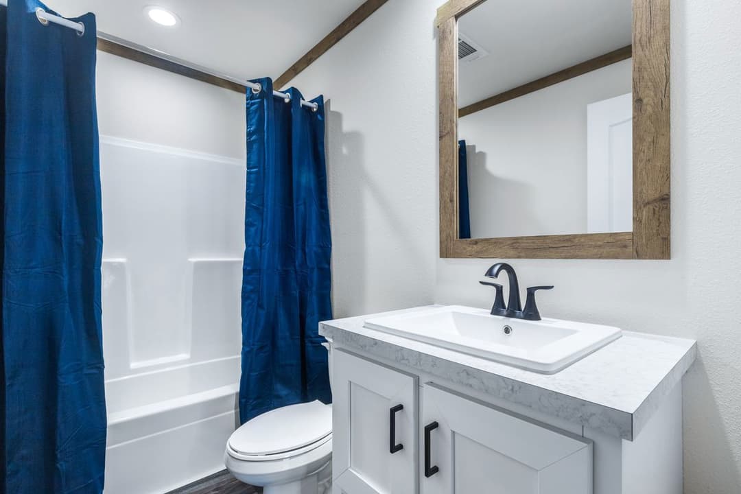 Lizzie elite bathroom home features
