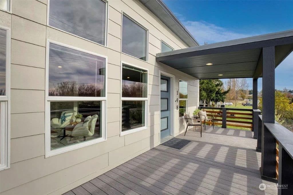 Brook haven exterior home features