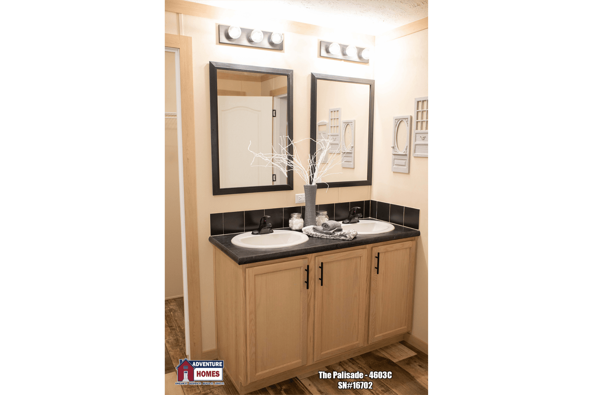 Palisade | 4603c bathroom home features