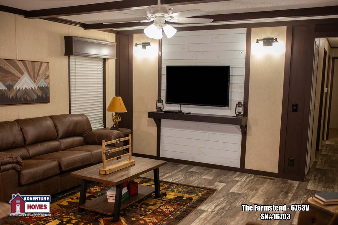 Farmstead | 6763v interior home features