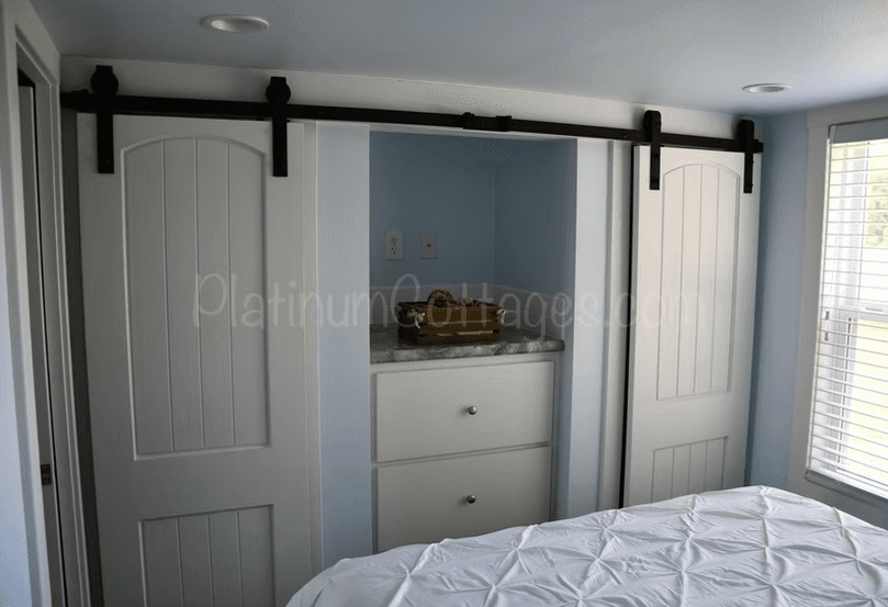 Trinca bedroom home features