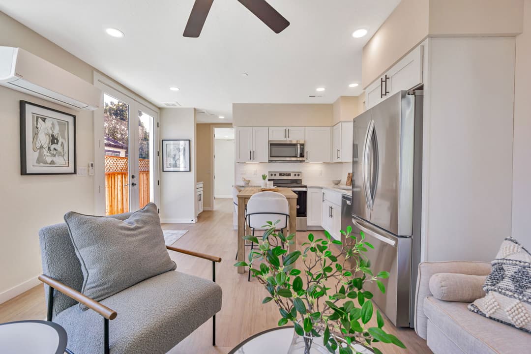 The pasadena interior home features