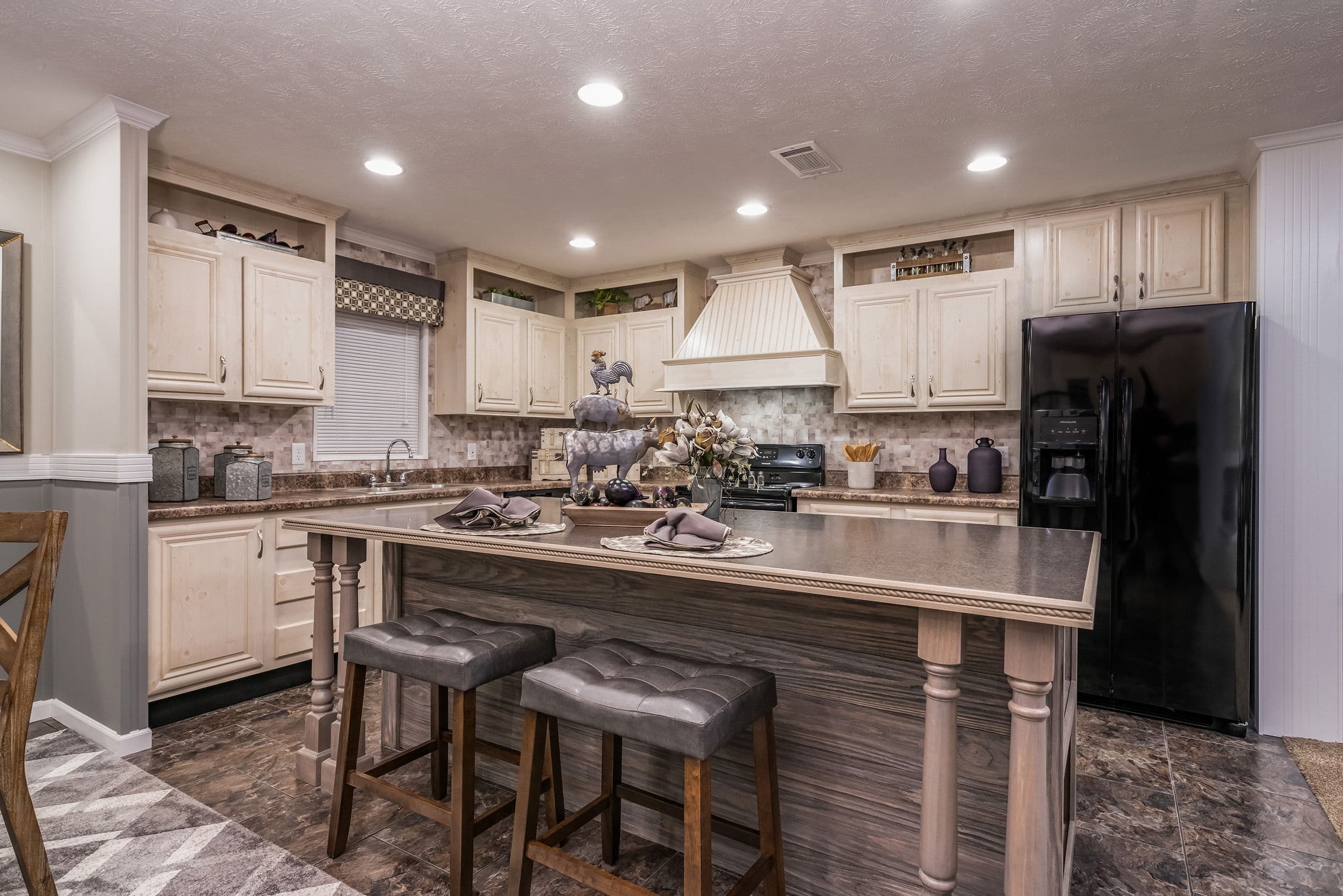 Md-38-32 kitchen home features