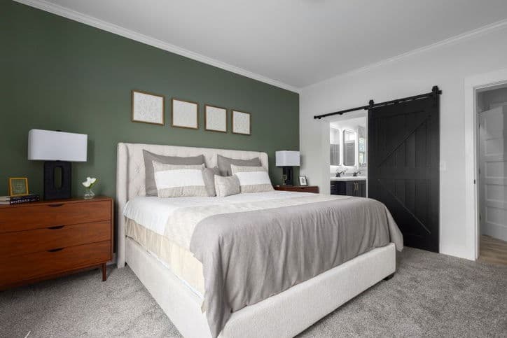 Meadowbrook 32361a bedroom home features