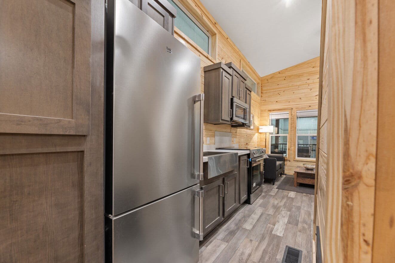 Eagle loft 13291p kitchen home features