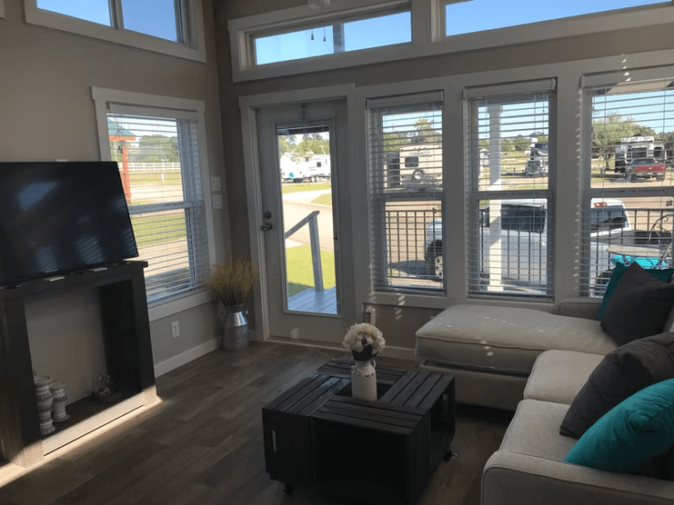 Travis interior home features