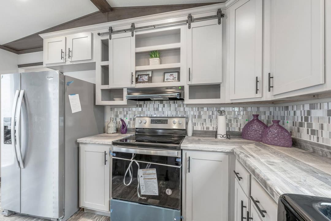 Canal kitchen home features