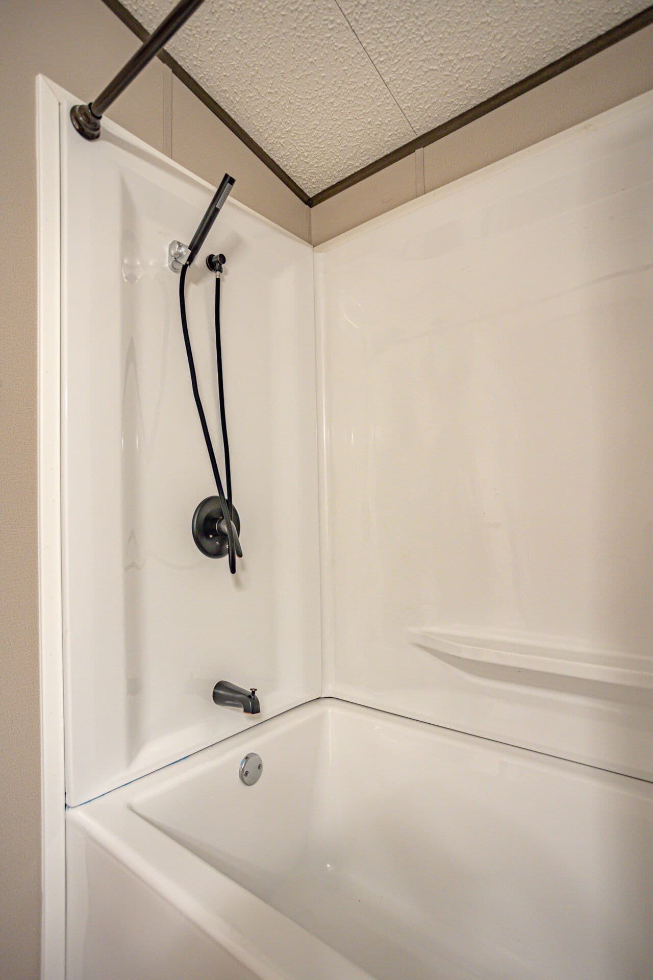 Select s-1672-32b bathroom home features