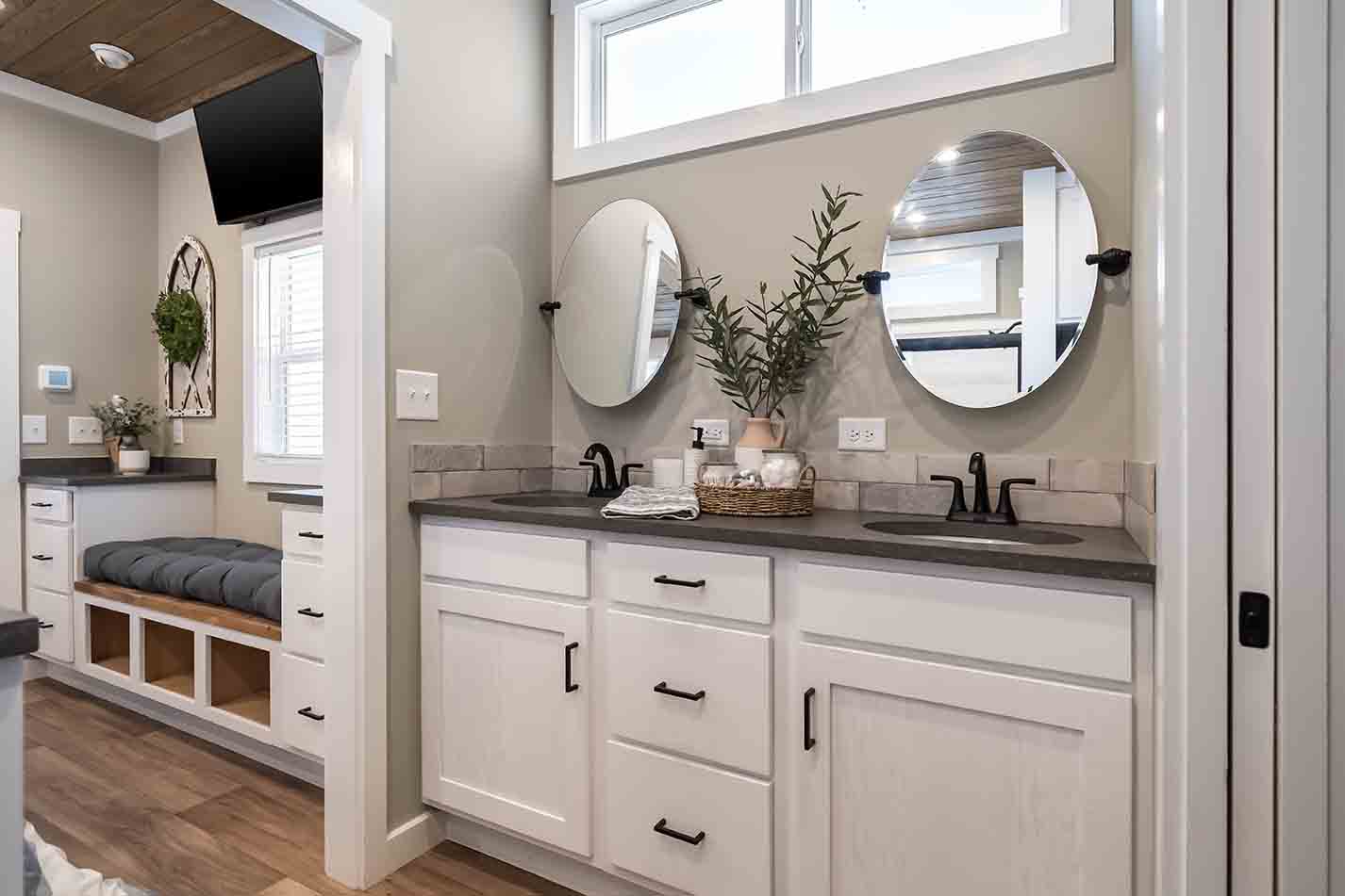 Cheaha bathroom home features