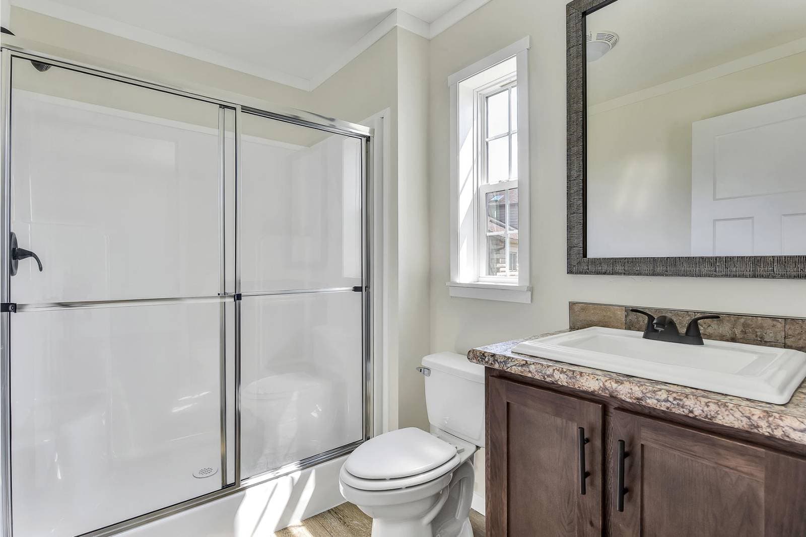 Accolade bathroom home features