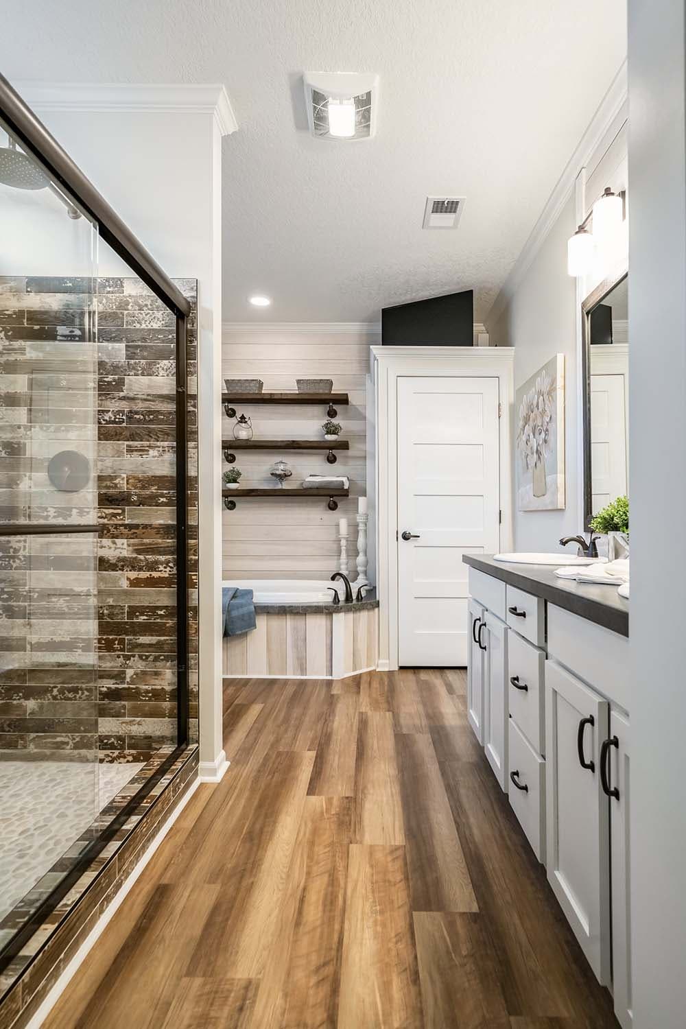 Ellistown bathroom home features