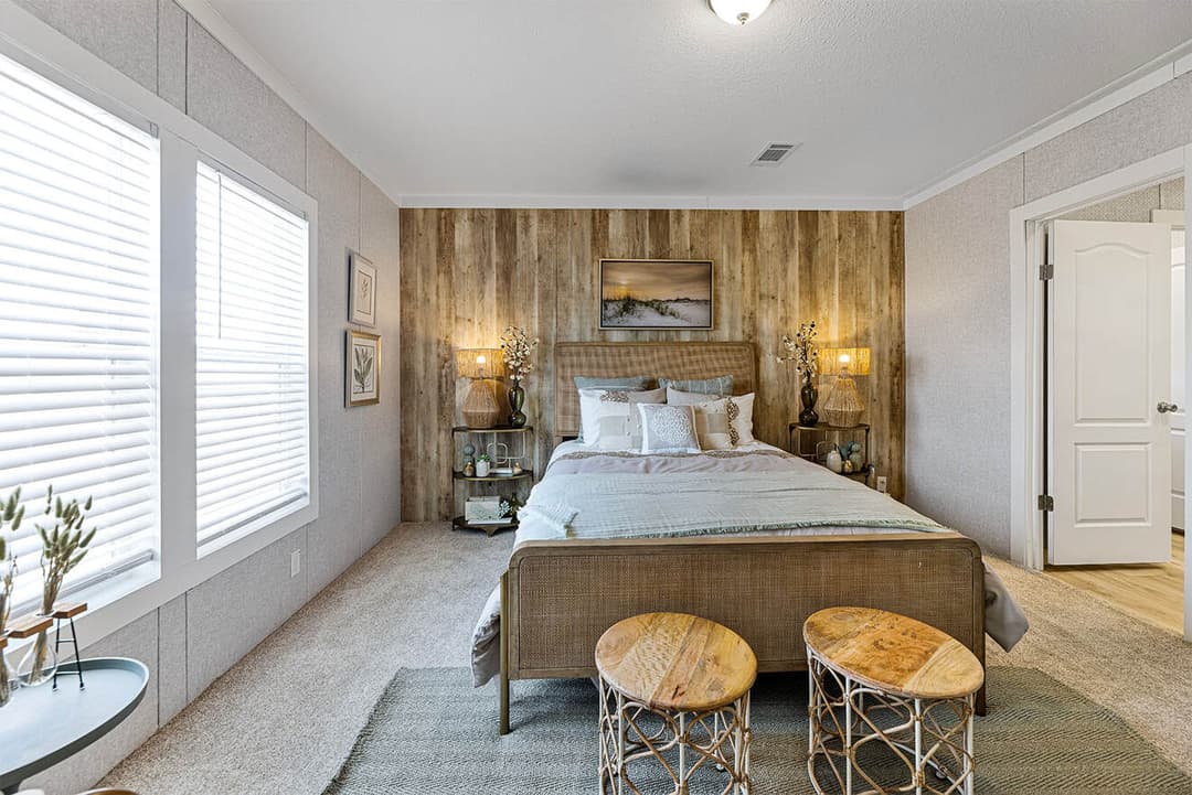 Sheridan 52 28523s bedroom and hero home features